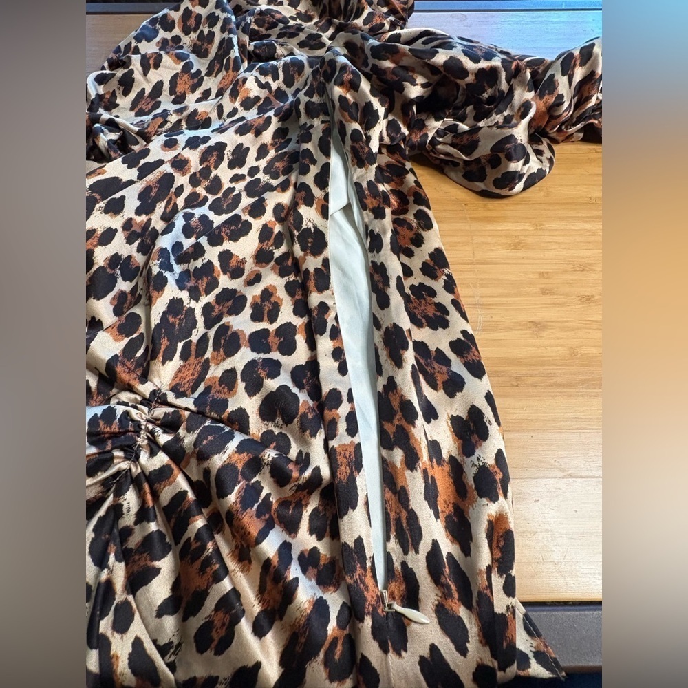 EUC Caroline Constas- Evelyn Leopard Print Long Sleeve Dress. Size M - Picture 10 of 13
